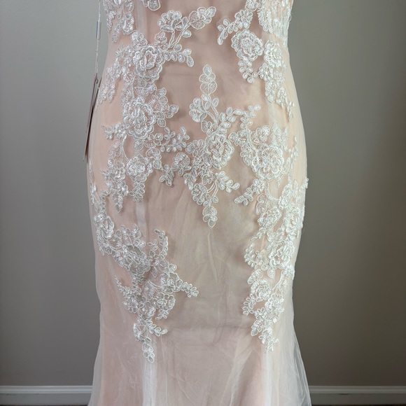 NWT JJ’s House Trumpet/Mermaid Scoop Floor Length Tulle Lace Wedding Dress Sz 8 - Picture 2 of 16